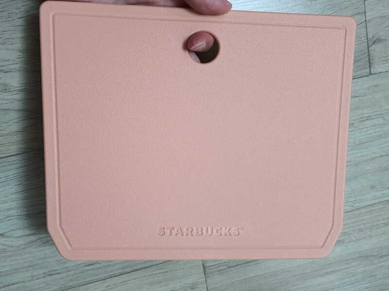 스타벅스-서머데이-쿨러-컷팅-보드