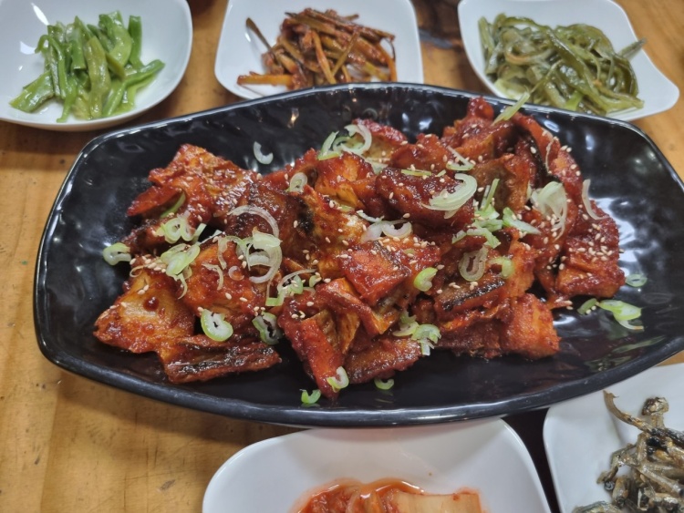 강원 고성에서 맛보는 김여사의 이유 있는 자부심! 38년 청국장, 황태구이, 황태 해장국 맛집 추천 생방송투데이 리얼맛집 오늘방송 고수뎐