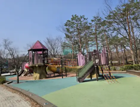 봄에가볼만한곳-북서울꿈의숲놀이터