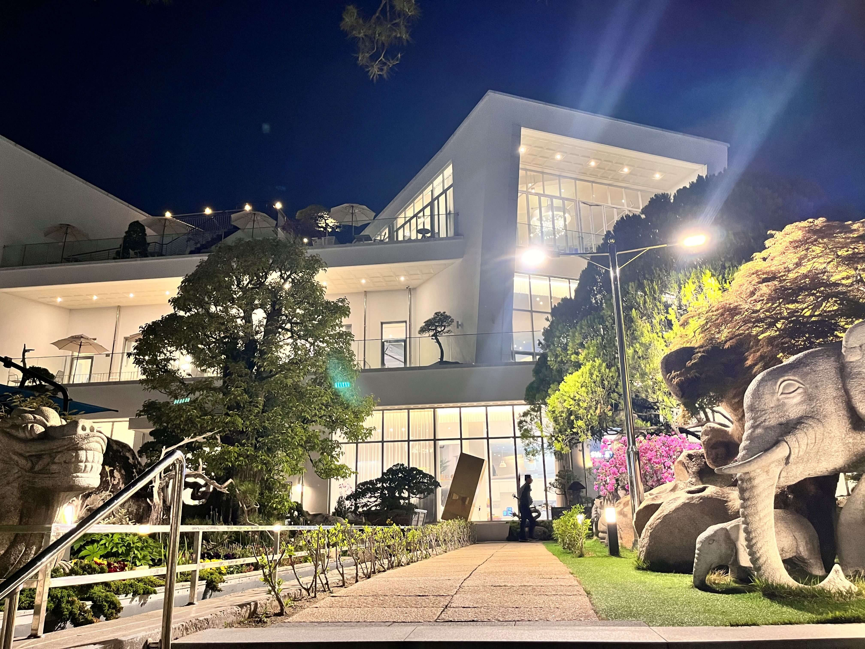 동탄 오산 대형 베이커리 카페 골드헤겔 - 홍종흔 베이커리 본점