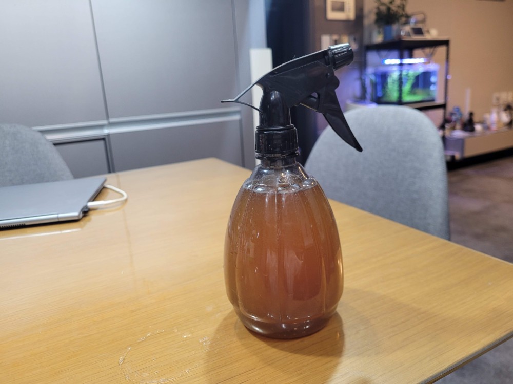 EM 원액 희석 비율 분무기 사용 모습
