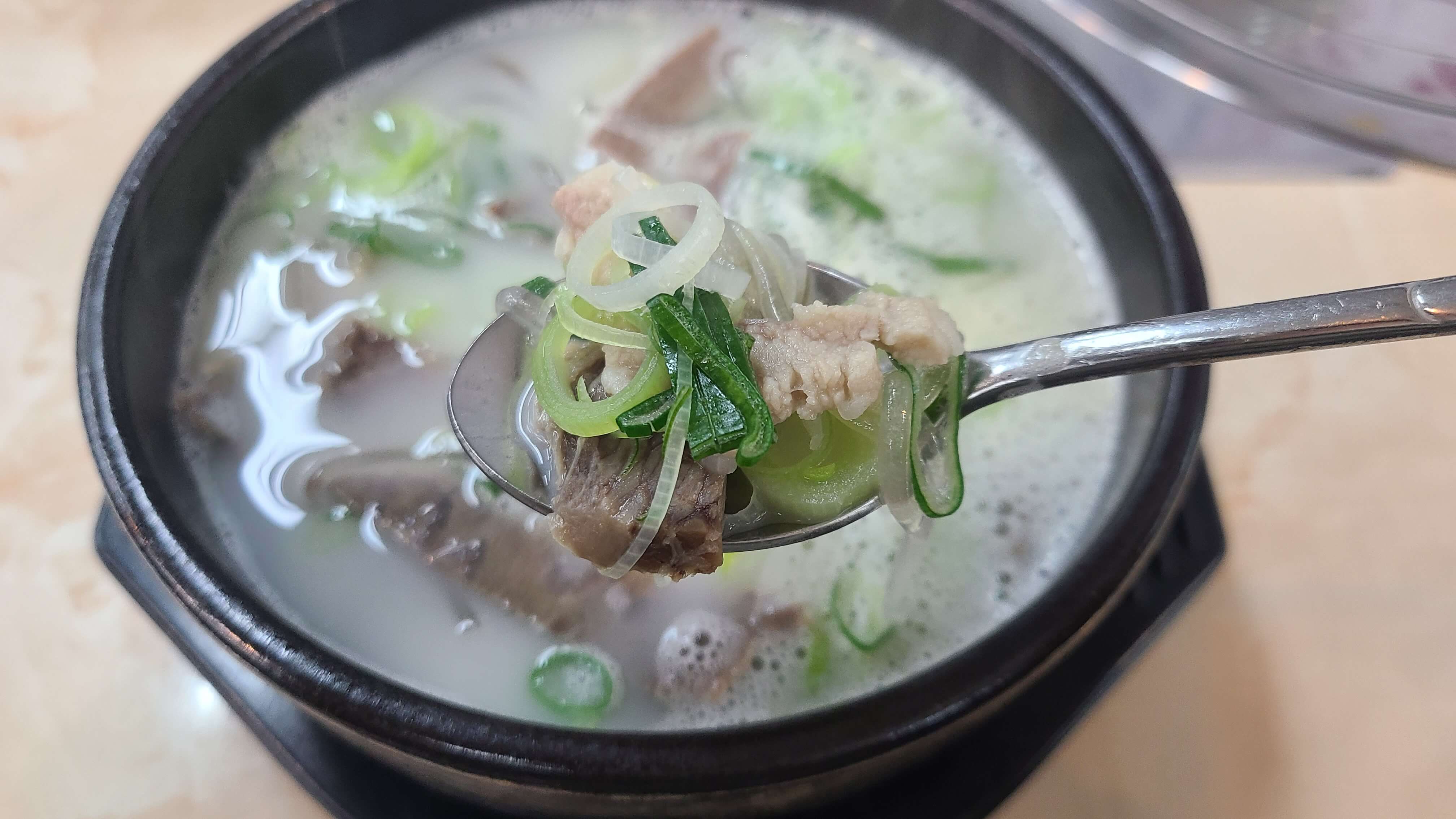 오가네소머리국밥-고기-당면