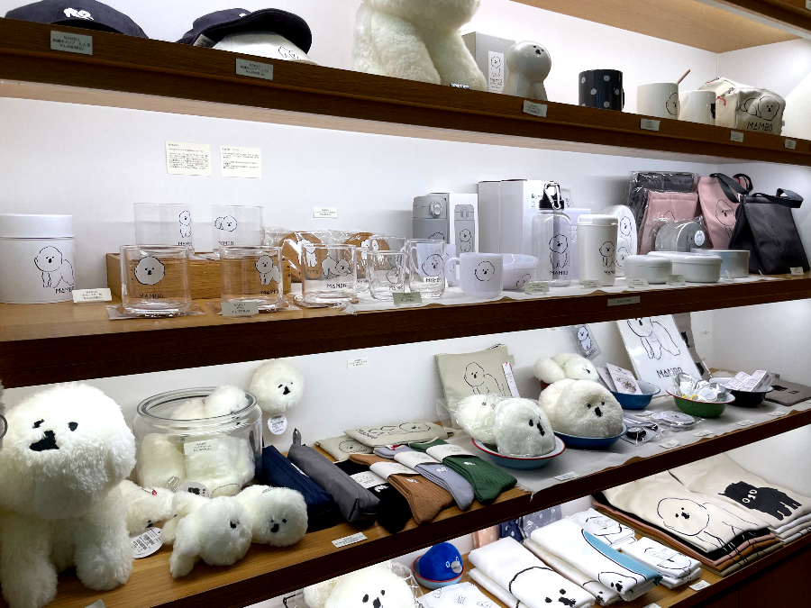 도쿄역 킷테 마루노우치 타워 실내매장