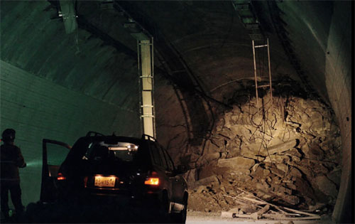 영화 터널 줄거리
