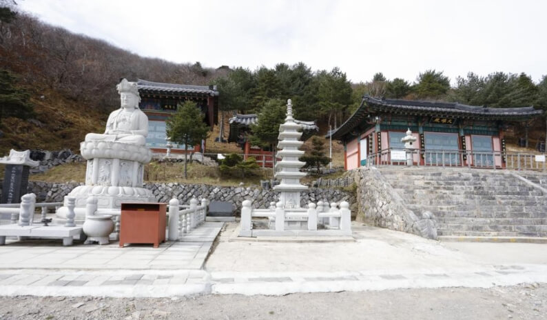 태백 망경사 : 해발 1,470m 하늘 아래 첫 샘물과 단종의 넋이 머무는 성지 하늘과 가장 가까운 곳에서 이어져 온 수행 도량