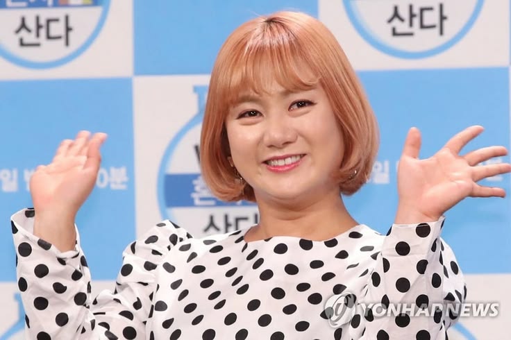 박나래 갑질 전남친 주사이모 매니저 사주 소속사 키 나비약 몸무게 가족관계 프로필
