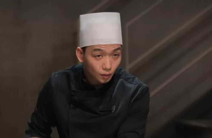 요리사가 서있다