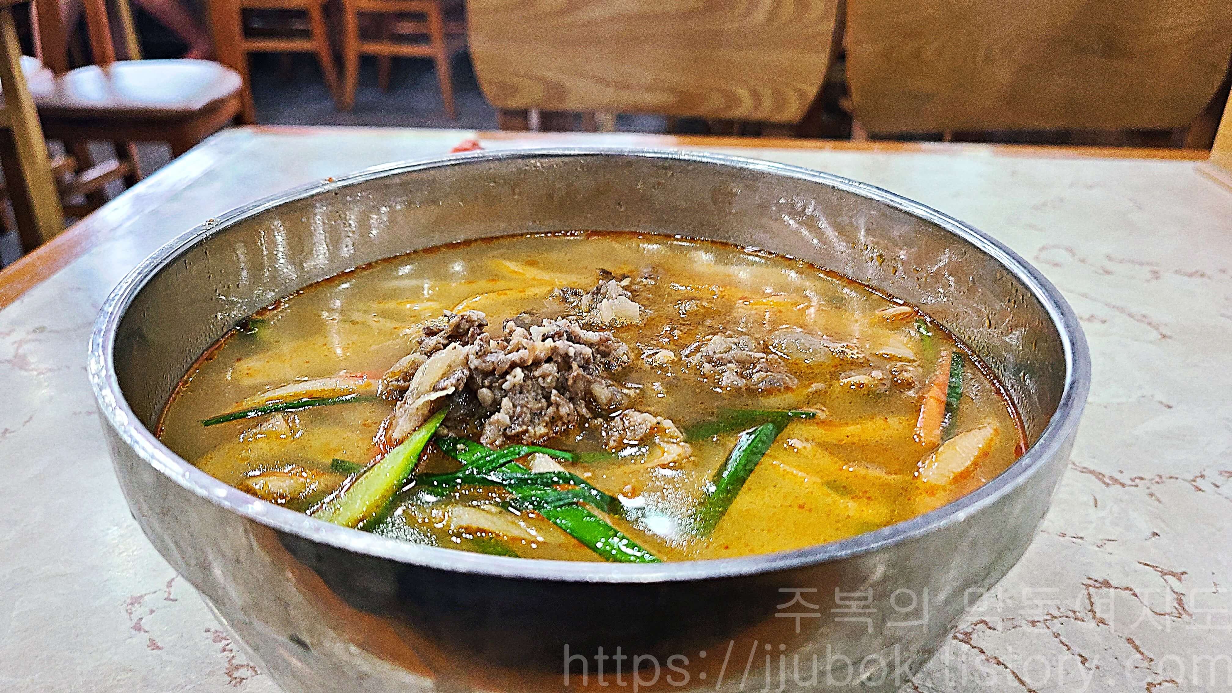 명동칼국수-소고기-칼국수-3