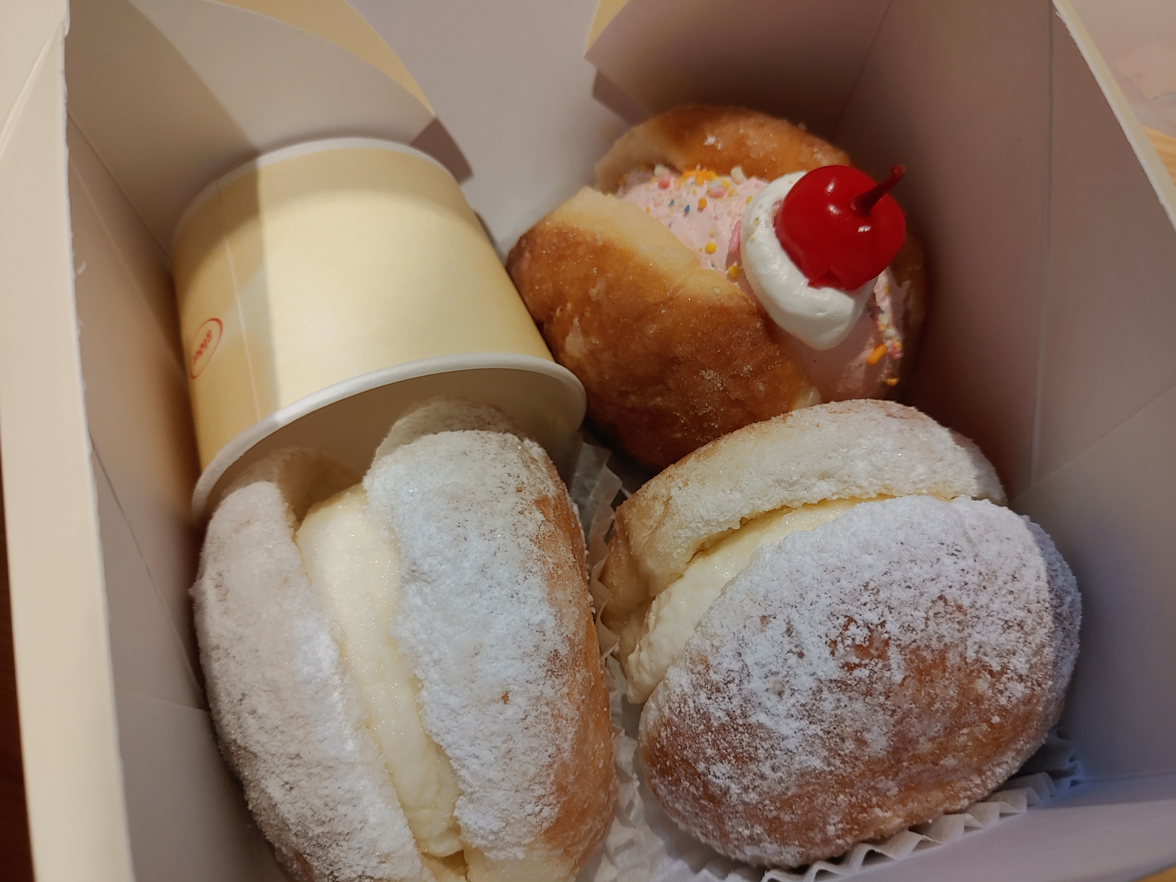 카페 글로어 수제 우유크림도넛 포장