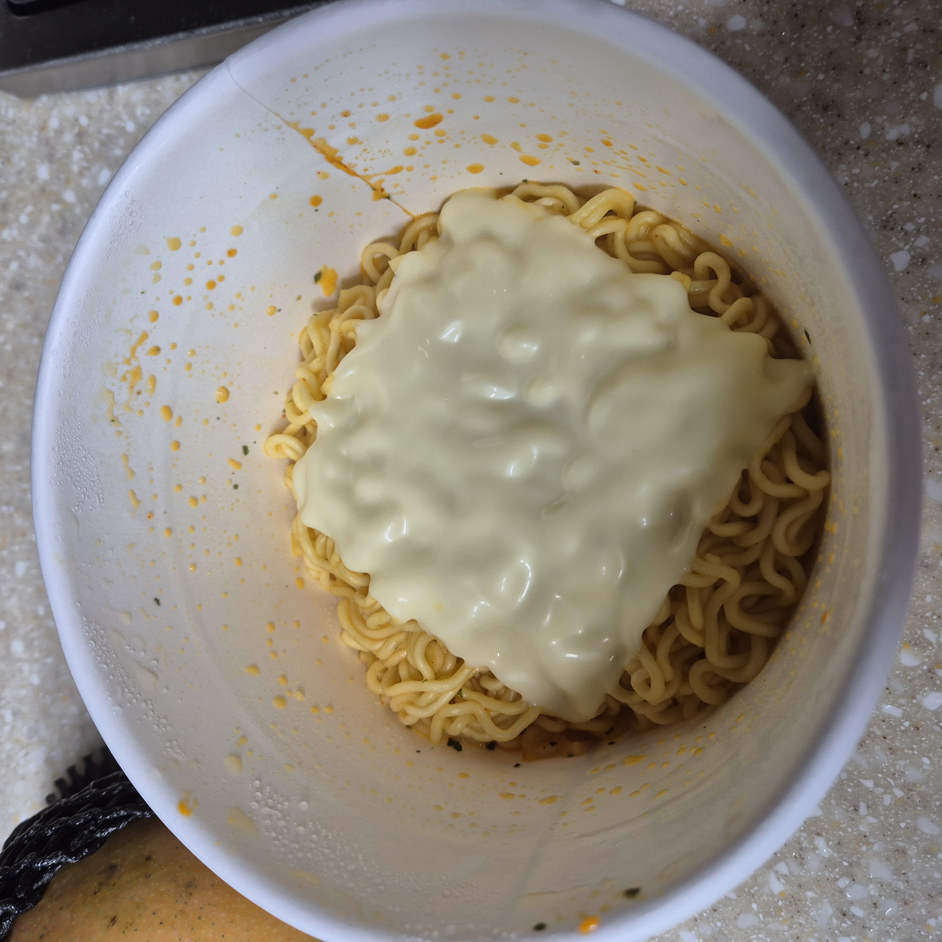 콕콕콕 치즈볶이 더 맛있는 조리법 치즈넣고 30초 렌지를 돌려주세요