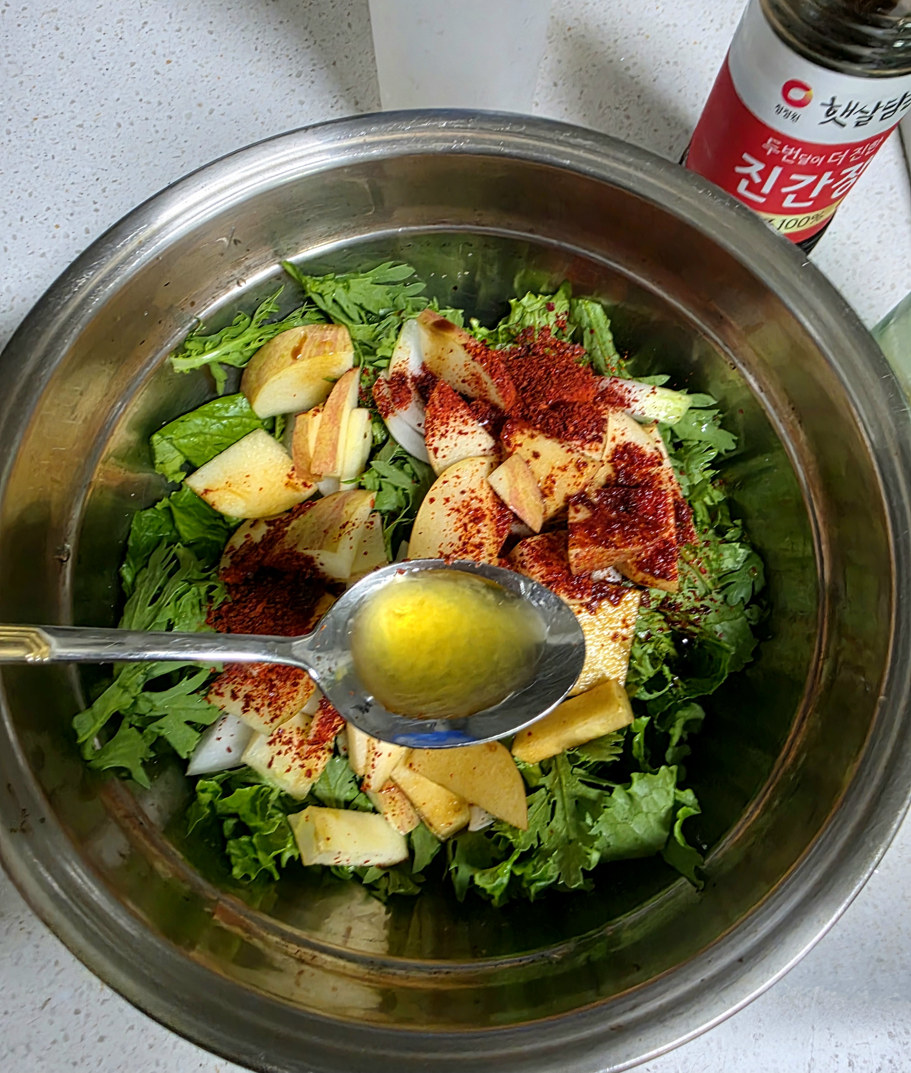 고소한-참기름도-넣어요.