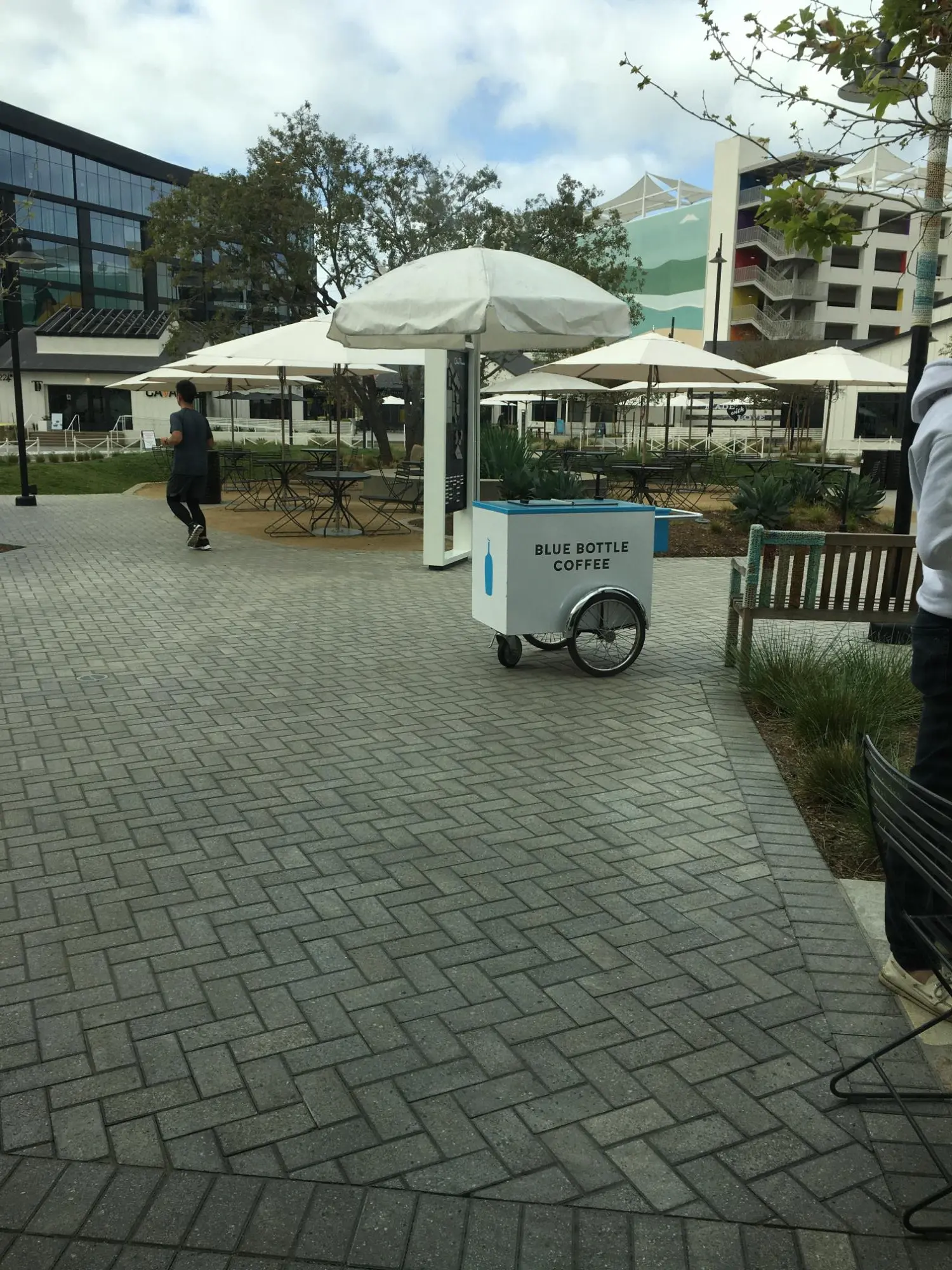 샌디에고(San Diego) 원파세오(One Paseo) 블루보틀(Blue Bottle) 커피카트(Coffee Cart)