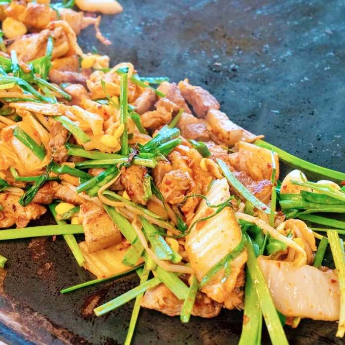 서민갑부 철판 삼겹살 행주산성 맛집 전참시 이영자 추천 삽자루 지리산 흑돼지 구이 비빔국수 잔치국수 연 매출 20억 원 조태중 방송 정보