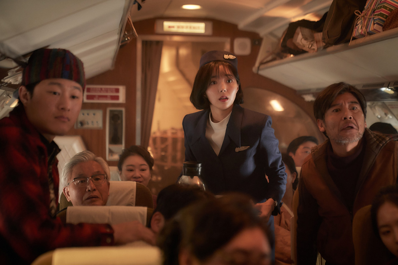 영화 하이재킹 승무원 채수빈