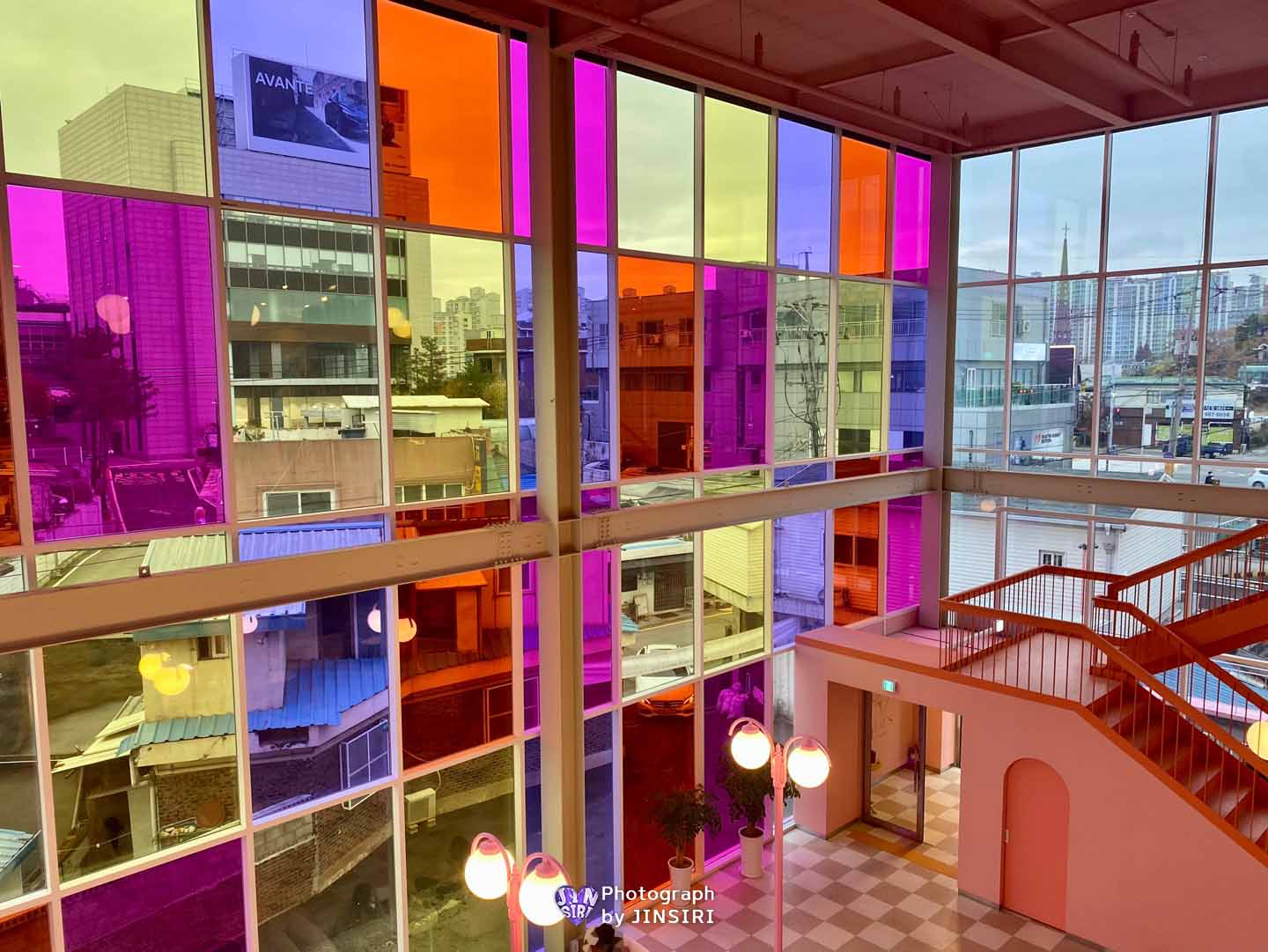 2์ธต ๋น๋น๋ํ์ฐ์ค