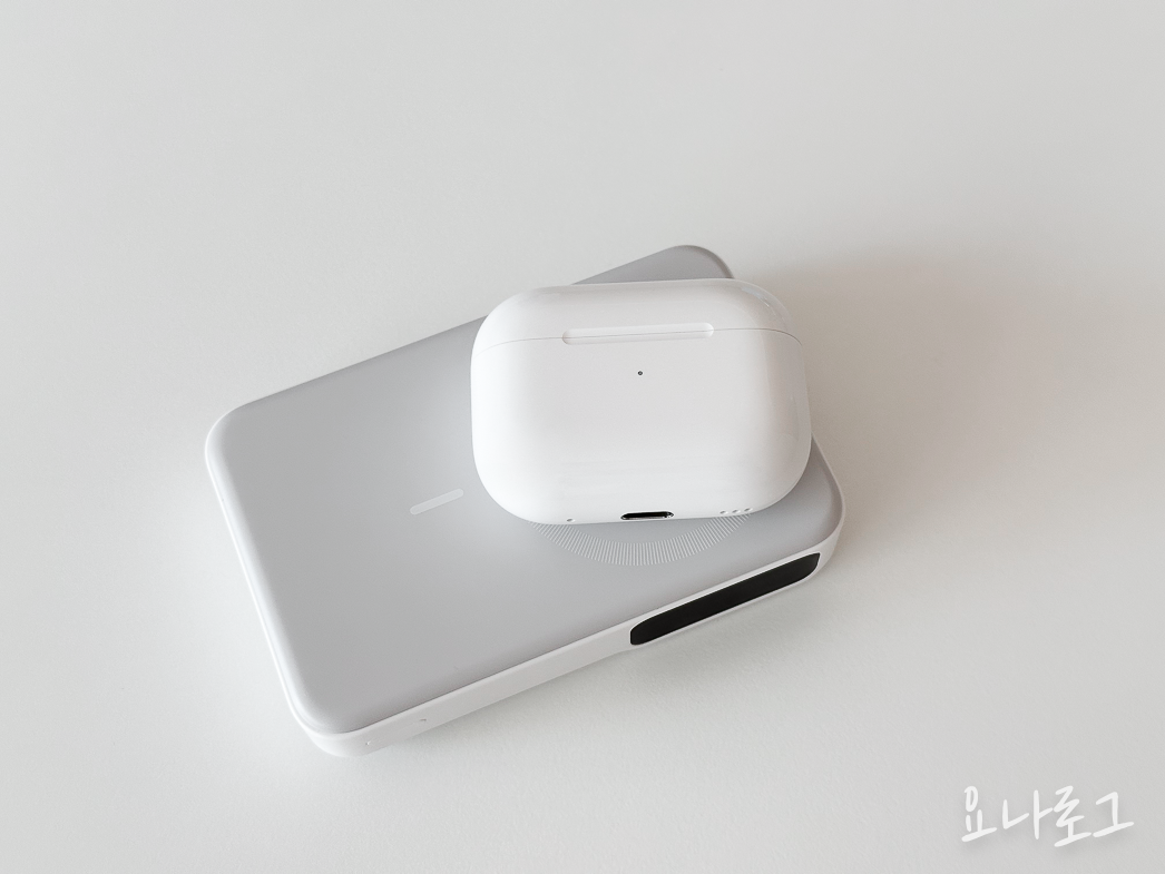 아이폰보조배터리 보조배터리 보조배터리추천 아이폰 앤커 앵커 앵커보조배터리 앤커보조배터리 무선충전 무선보조배터리 Anker AnkerMagGo 앵커맥고 앤커맥고 여행준비물 여행필수템 발열없는보조배터리 여행준비