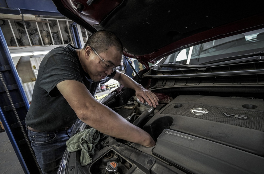 자동차 오일 교체 사진
