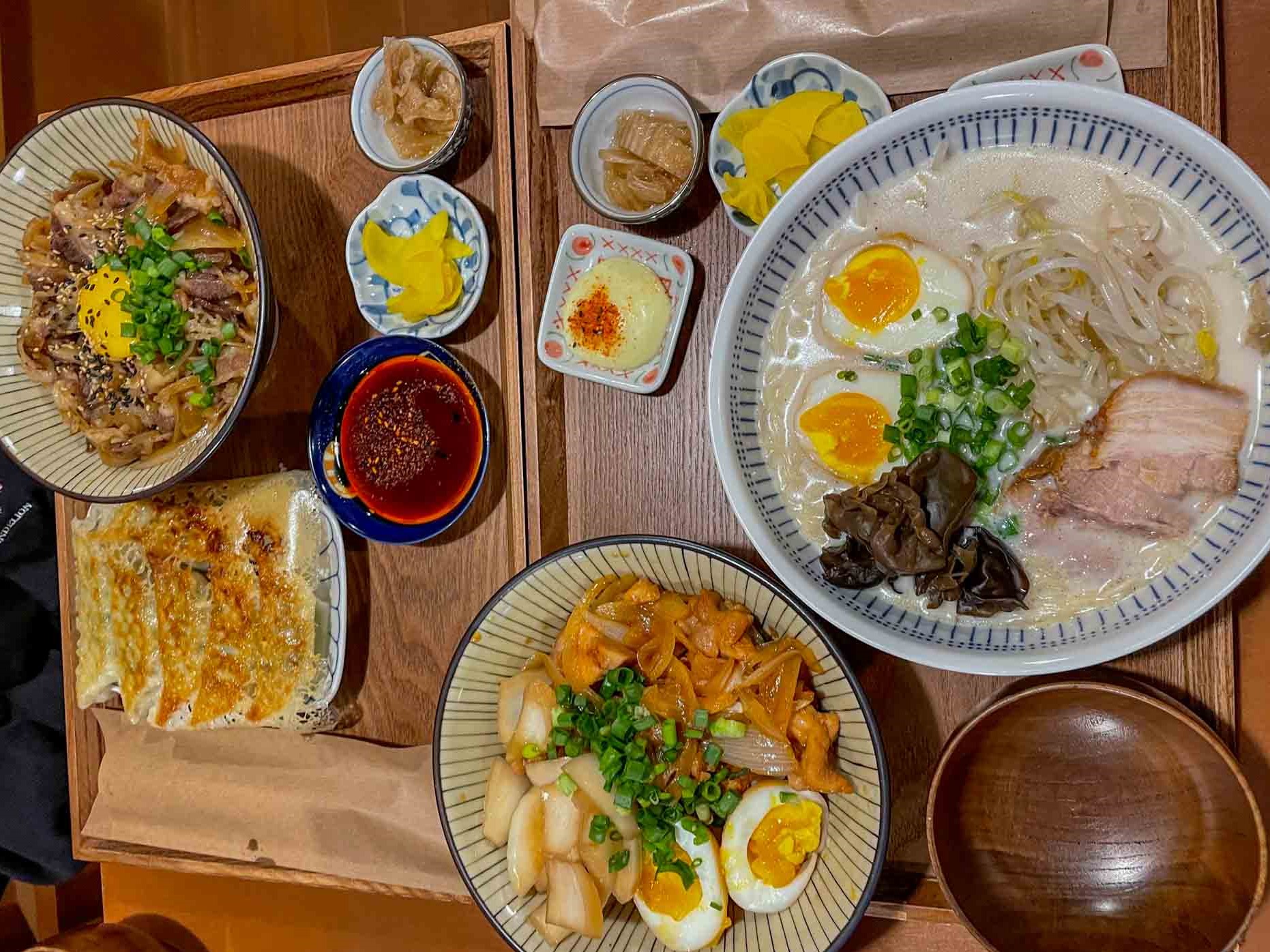 전대후문 덮밥 맛집 우츠