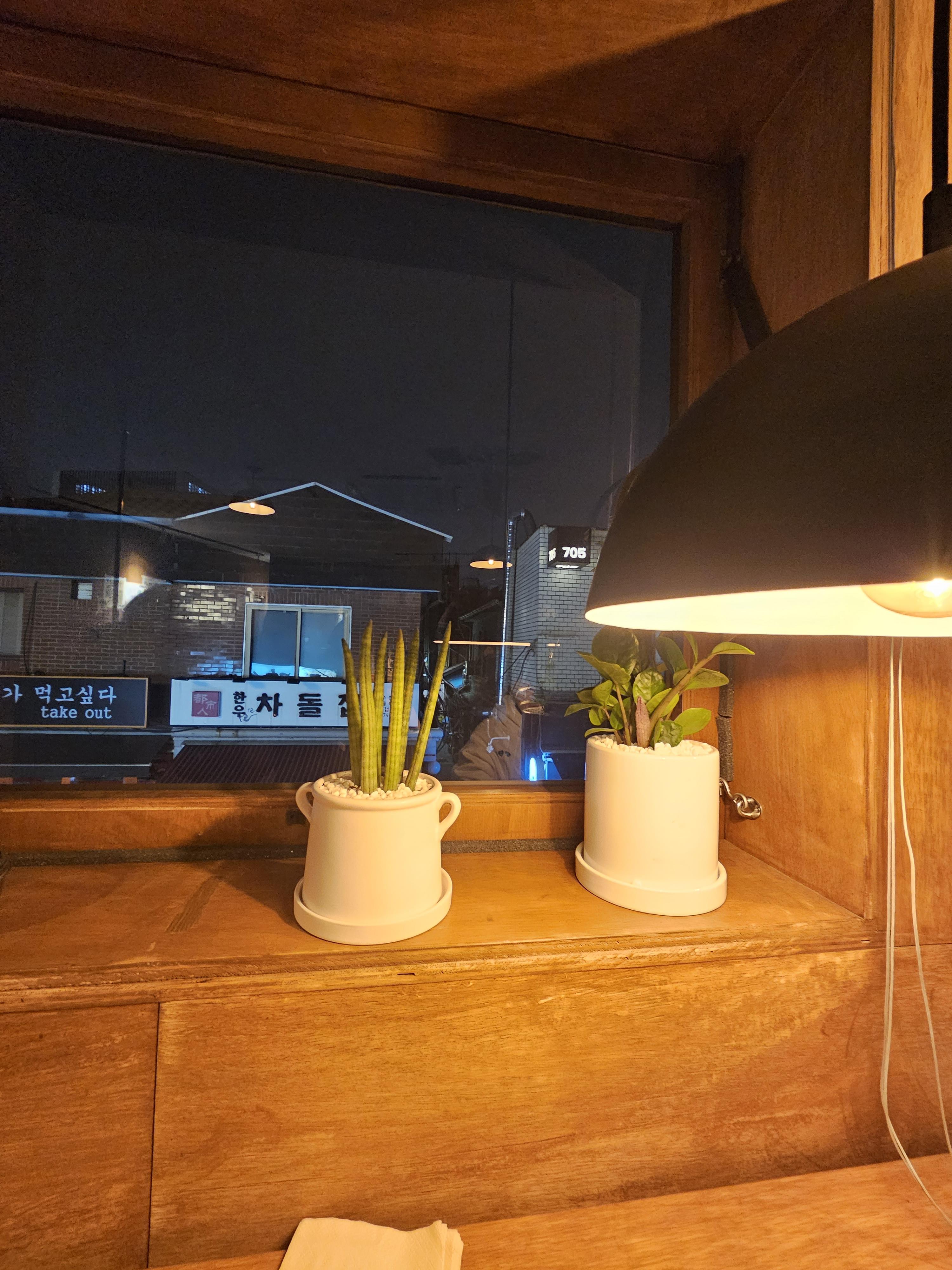 바에서_보이는_풍경