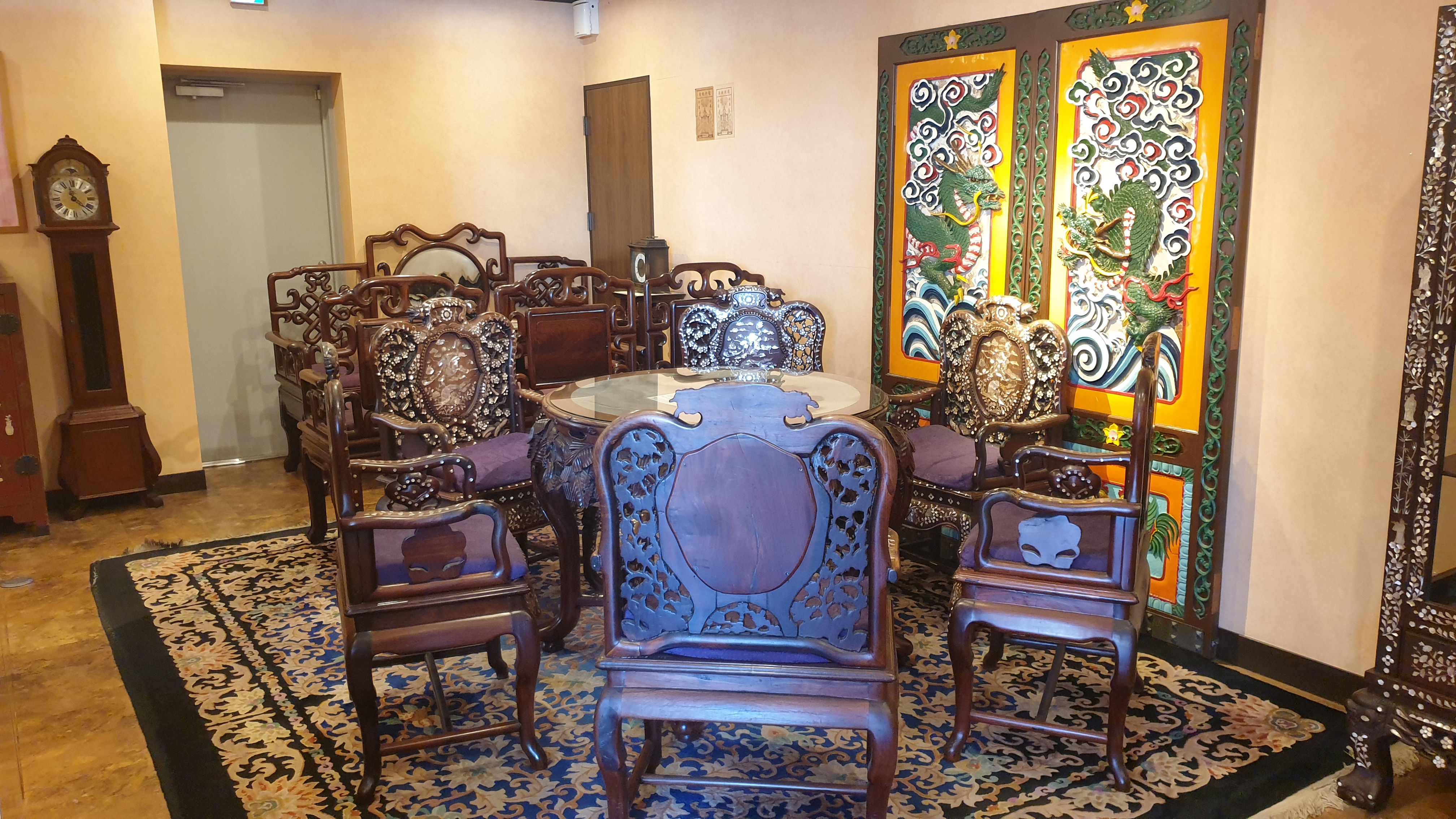 박물관의 고급좌석 이미지