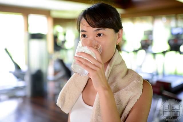 코코넛워터효능 천연스포츠음료 칼로리