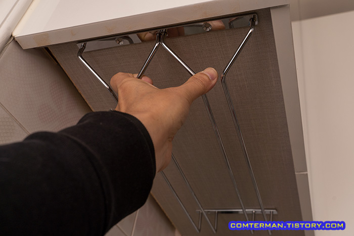 와인잔걸이 설치 위치 확인