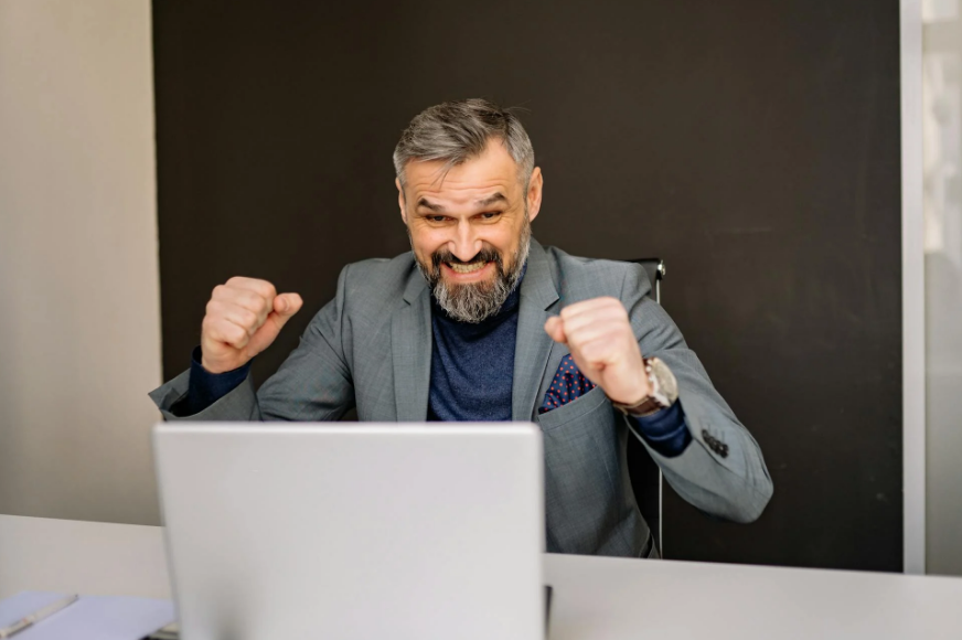 귀옆 흰머리 왜? 그 예방 관련