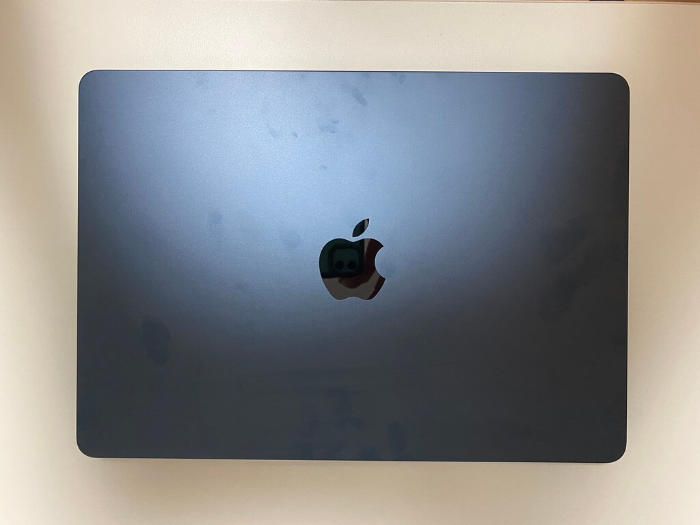 맥북에어-M2-미드나이트-컬러