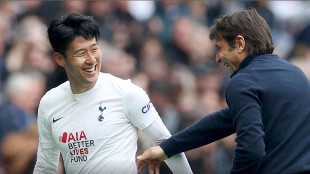 토트넘-콘테와-웃음