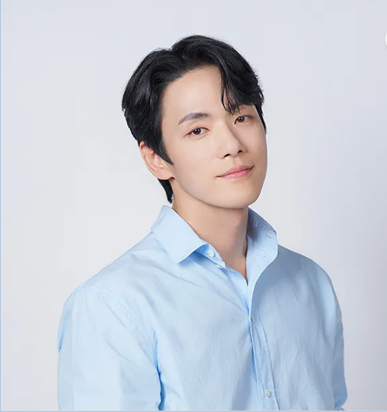 배우 김정현