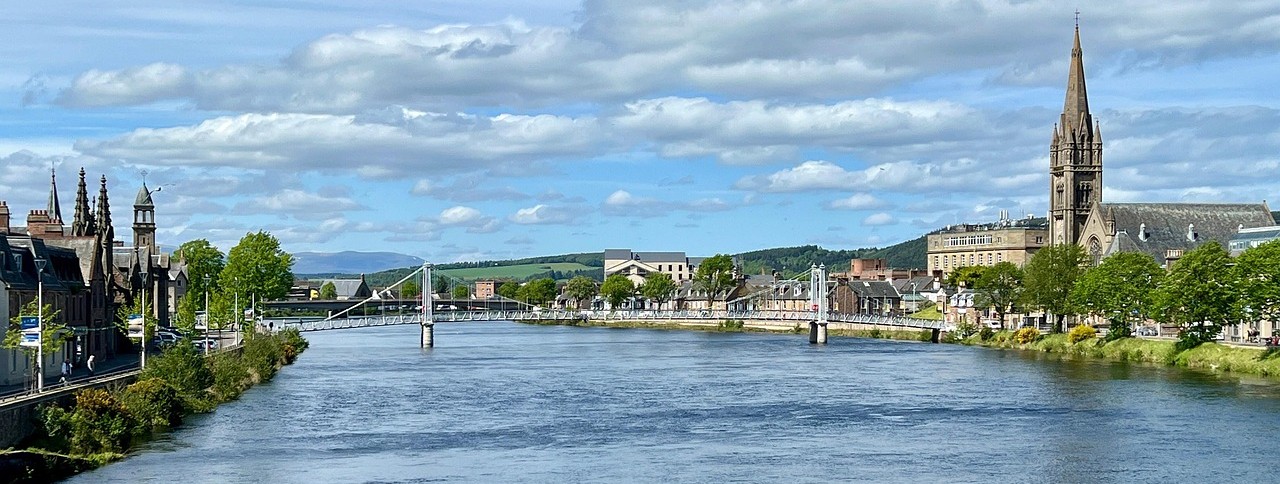 Inverness 강변 사진