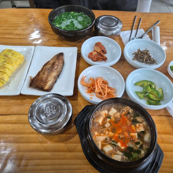 사천 앞들식당 메뉴 이미지