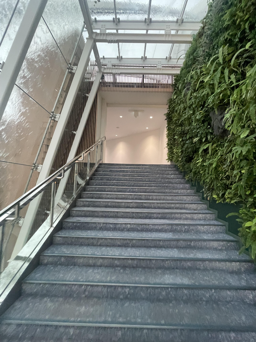 마린월드 우미노나카미치 수족관 가는 계단