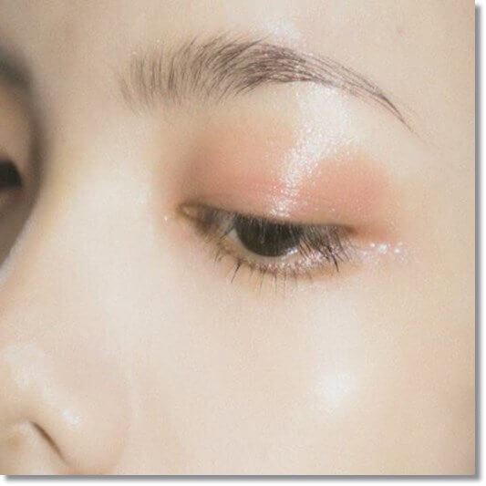 엘라스틴이 풍부한 젊은 피부