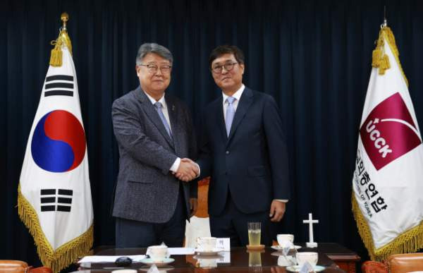 최휘영 문체부 장관 한국 축구 대수술 선언 및 APEC 디지털 관광 외교 성과 총정리