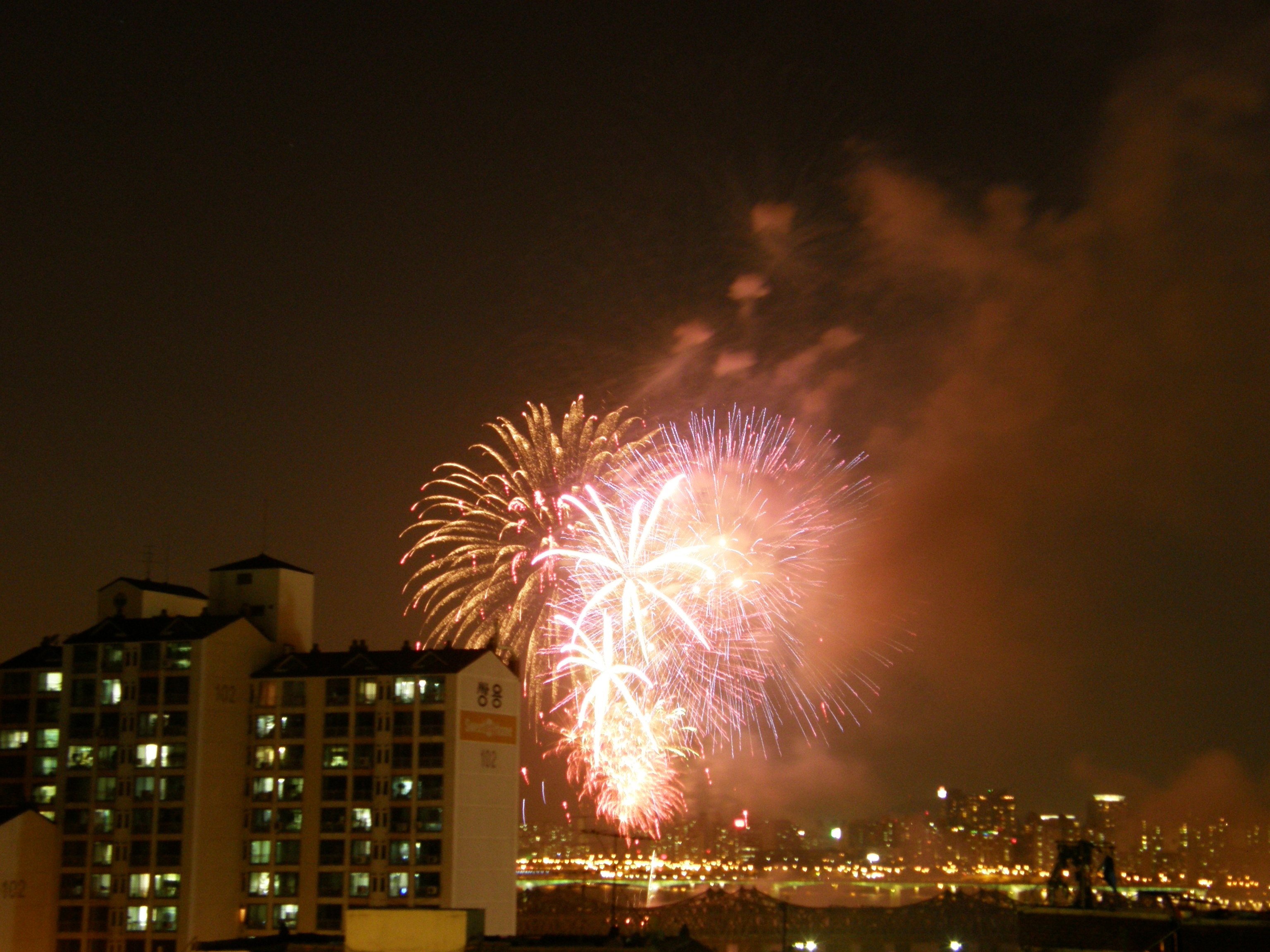 상도동 경동아파트 불꽃놀이 사진