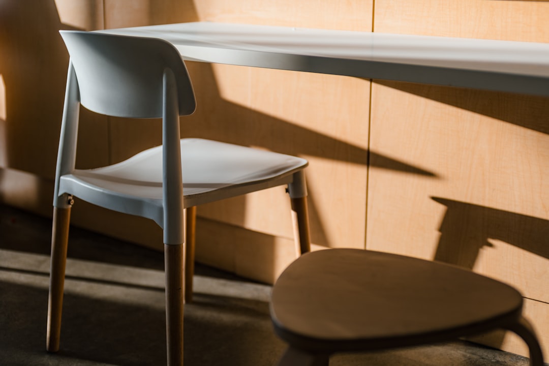 The most important noun in 수유시트 디자인 is design.