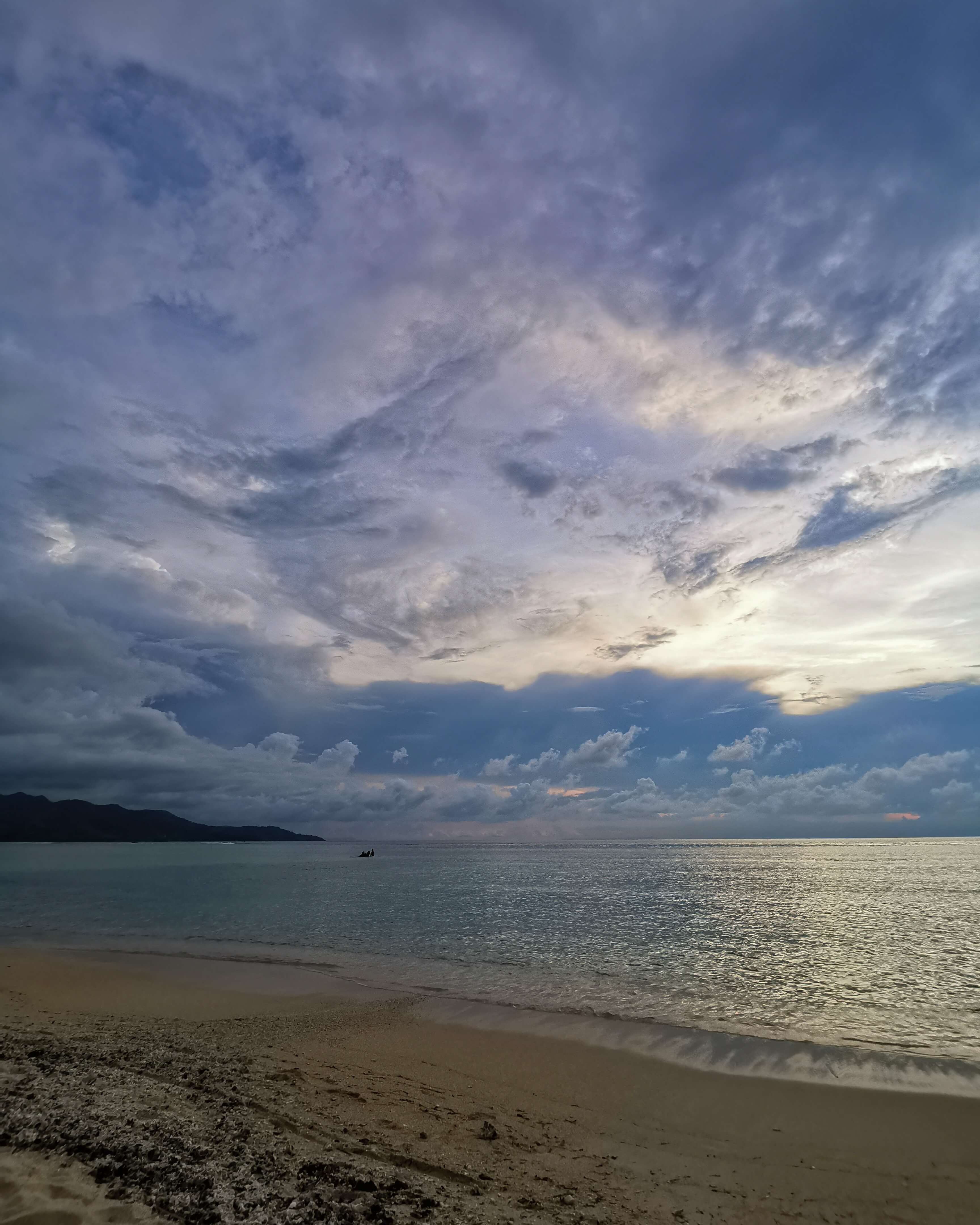 바닷가에서_말을_씻기는_사람