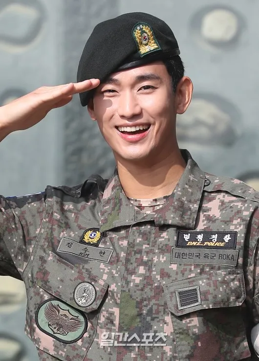 잘생김에게 연기력을 짓밟힌 배우 '김수현' 프로필