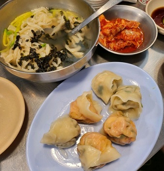 손만두-칼국수