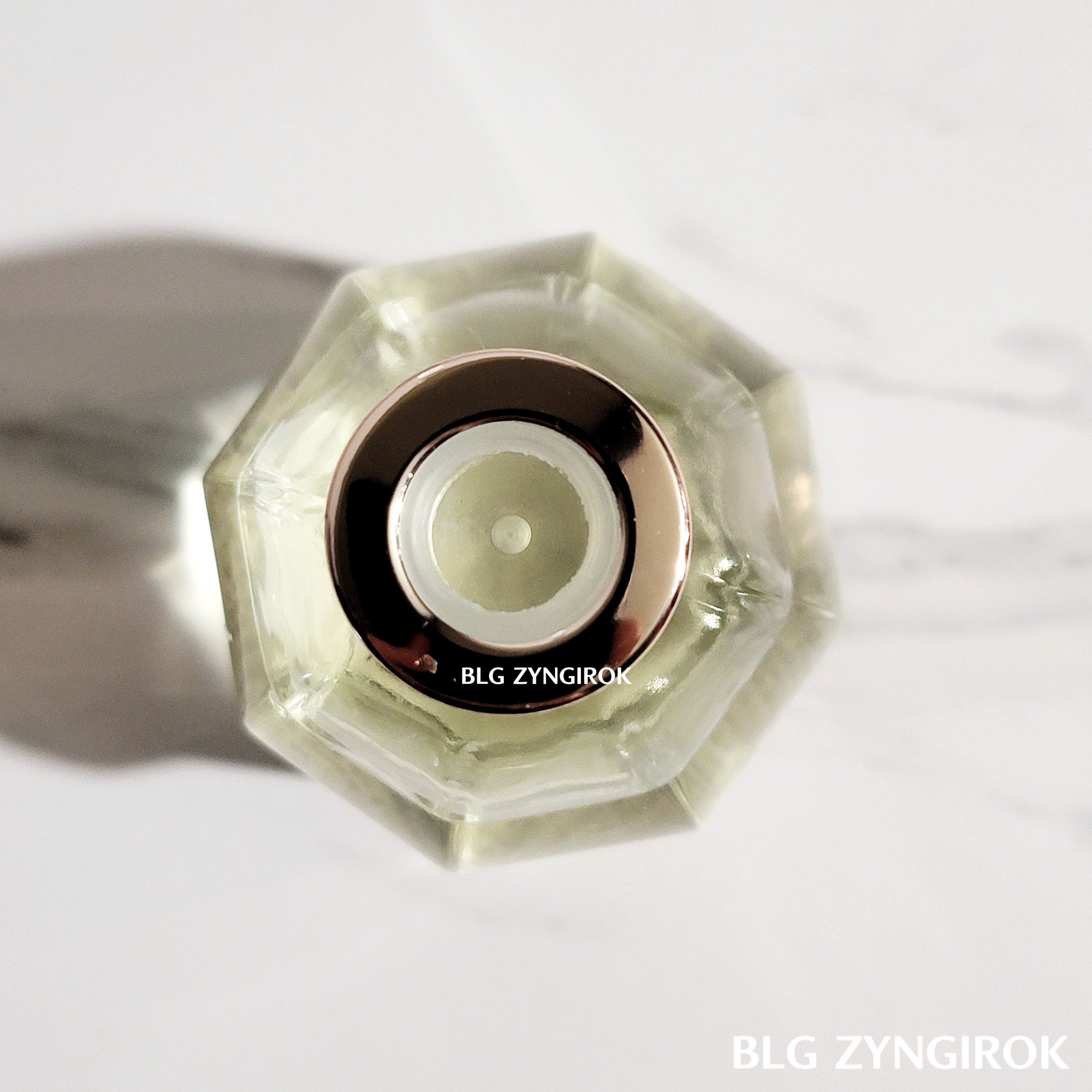 에멜시 에바다 디퓨저 뚜껑 모습이다.