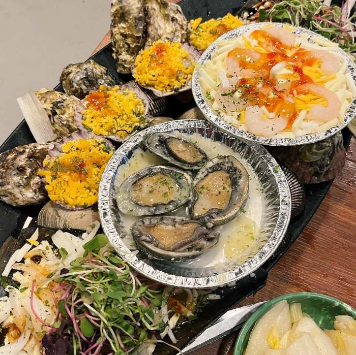 백반기행 지수원 편 4단 조개구이 무한리필 치즈 가리비 전복 숯불 구이 오이도 맛집 소개