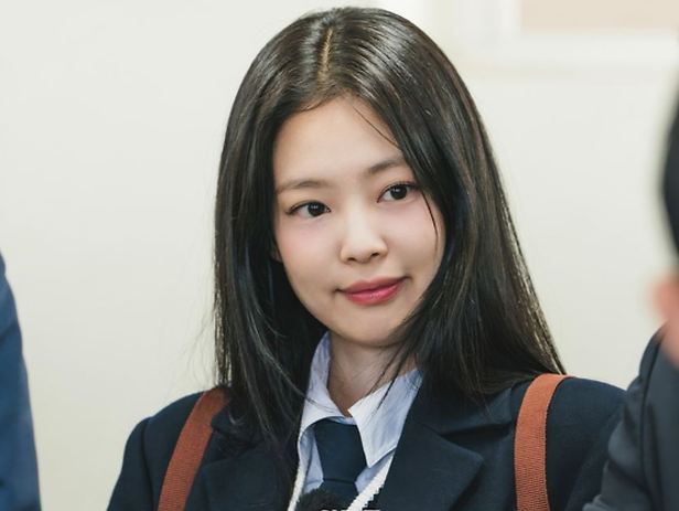 아프트 404 출현한 제니