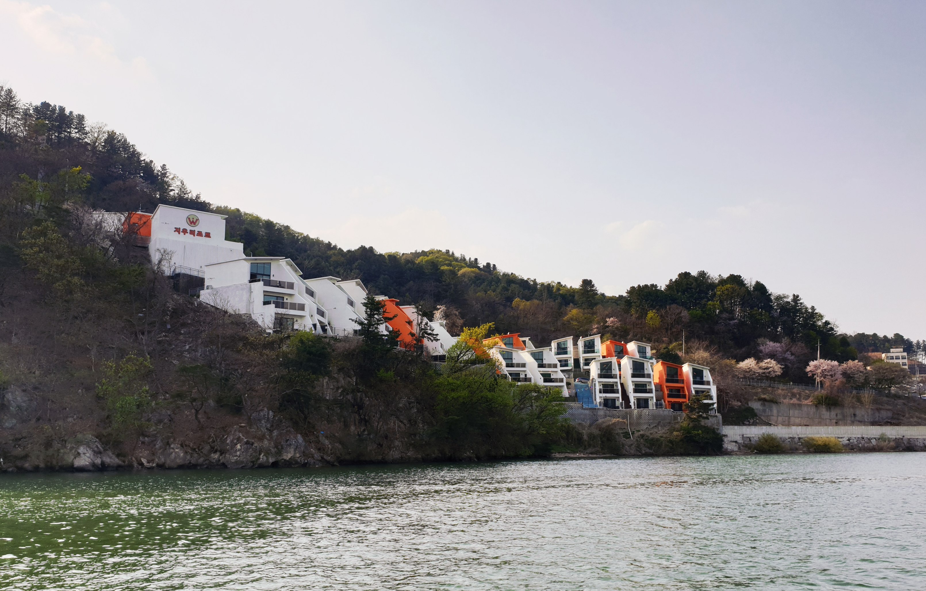 남이섬으로-가는-선박에서-풍경-촬영