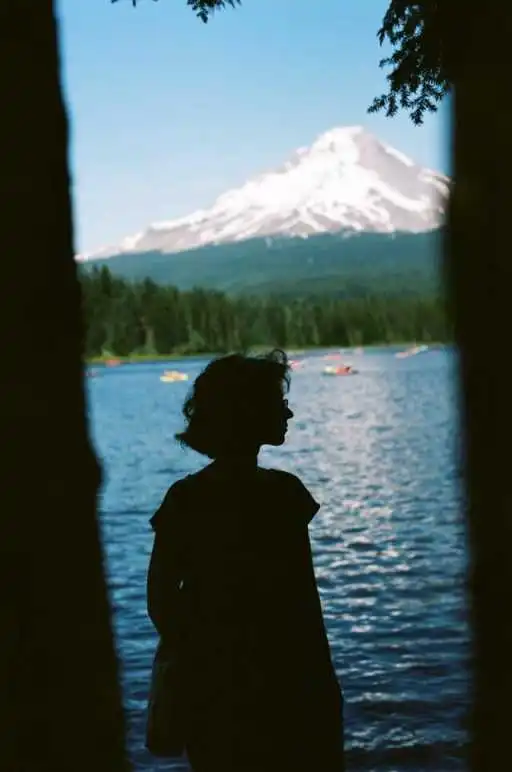 여성캐릭터-실루엣