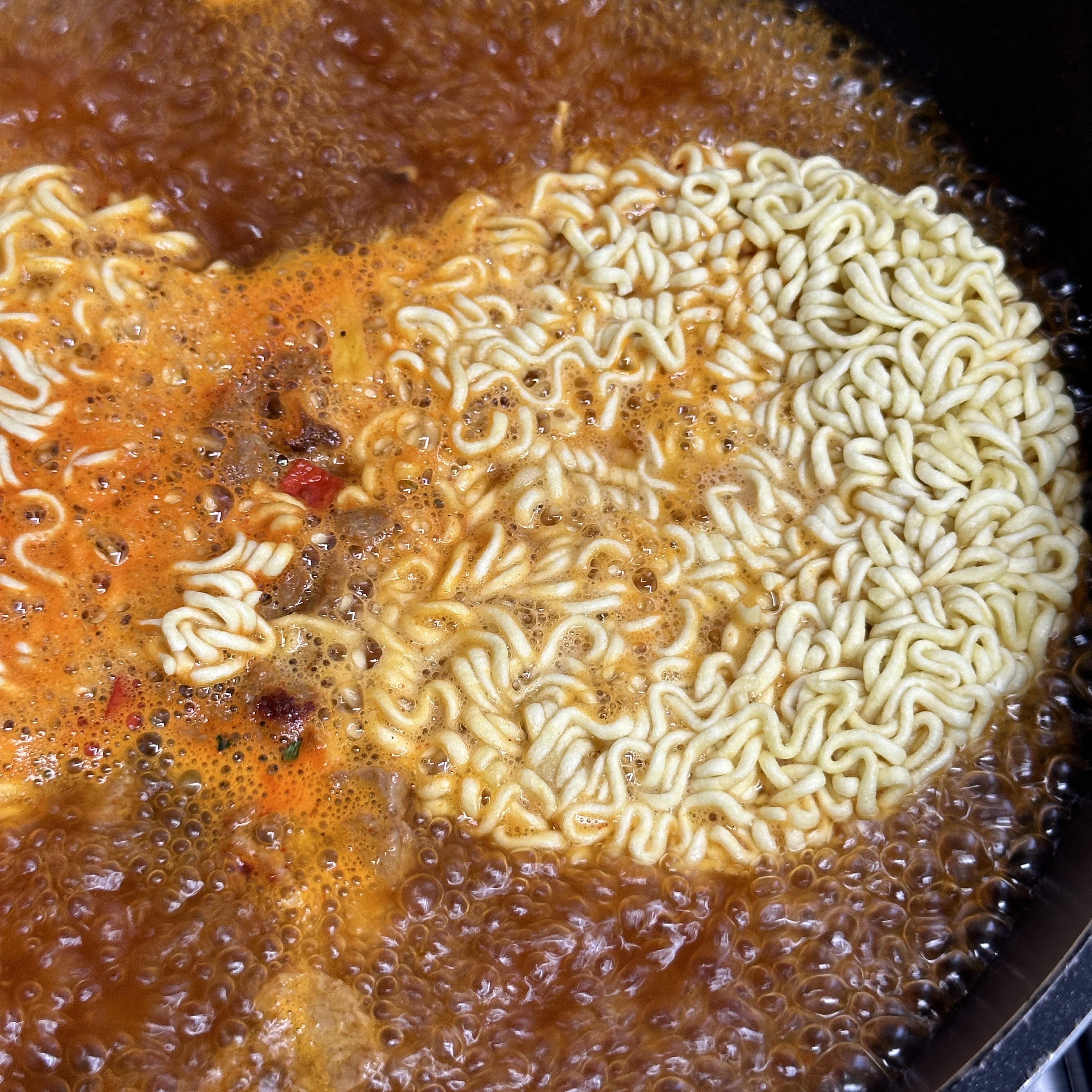 농심_신라면_더레드