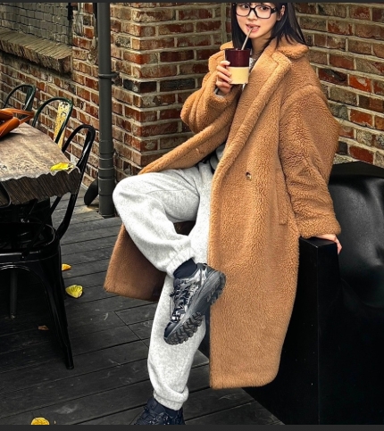 김지영 아식스 운동화 가격