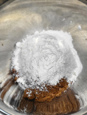 초케 컵케익 만들기 2단계: 가루 재료 계량하기