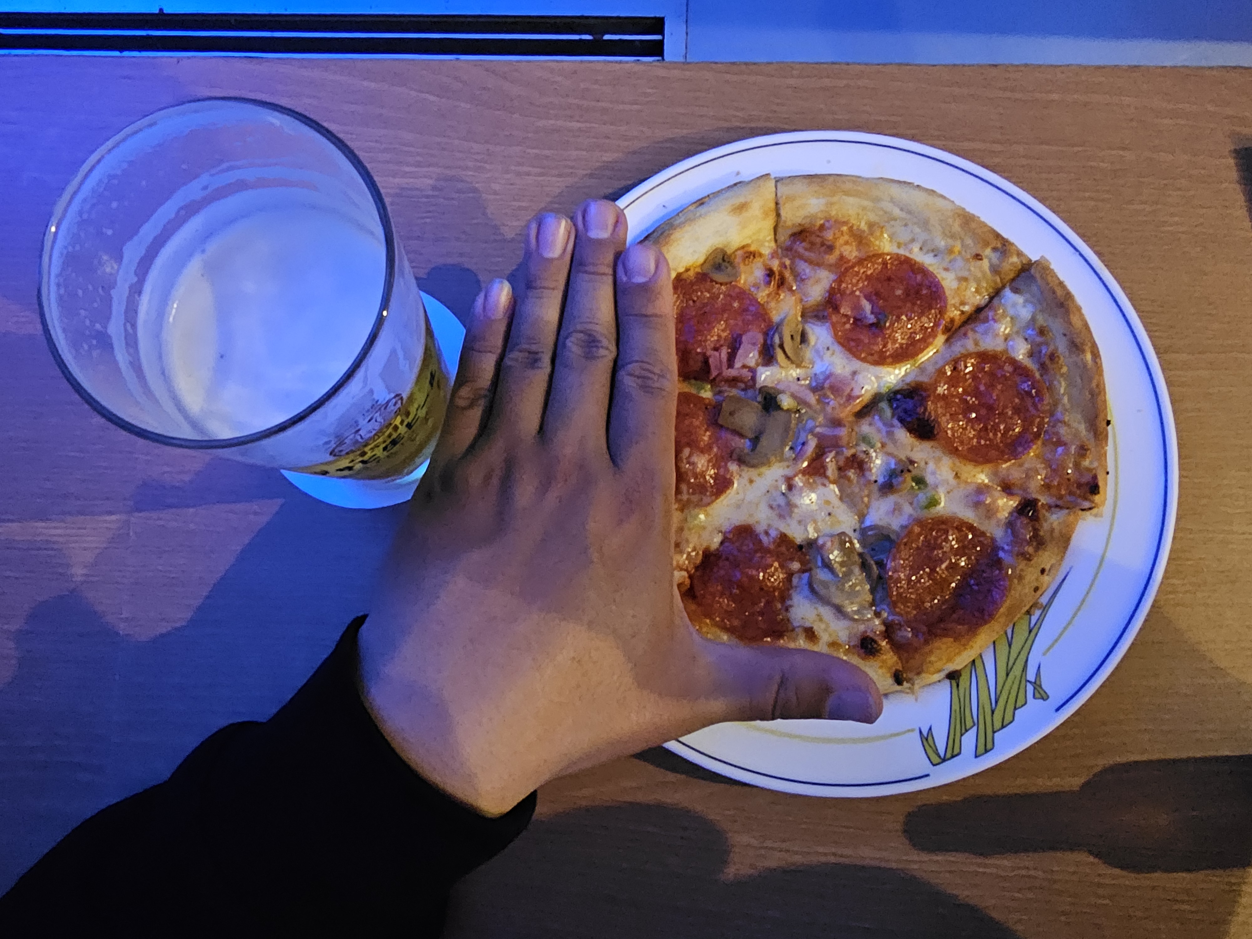 아사히 나마비루와 믹스피자