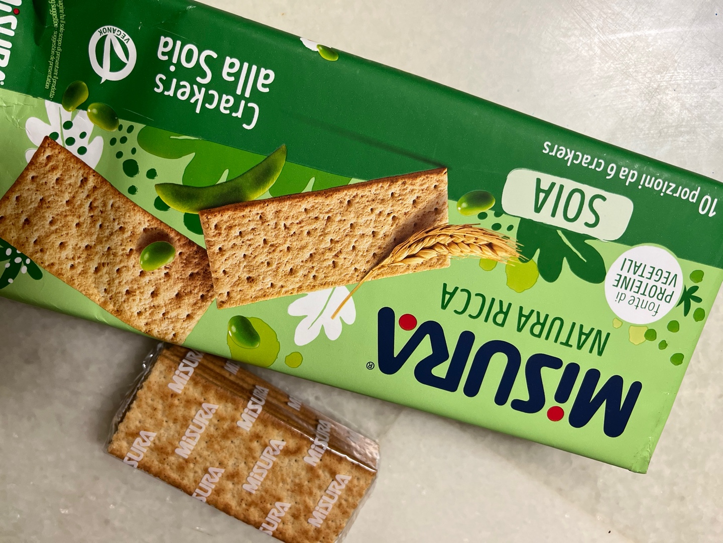 통밀 크래커 초록색은 콩
